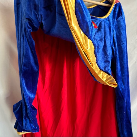 Super Girl Adult Costume | Size Medium - Picture 11 of 16